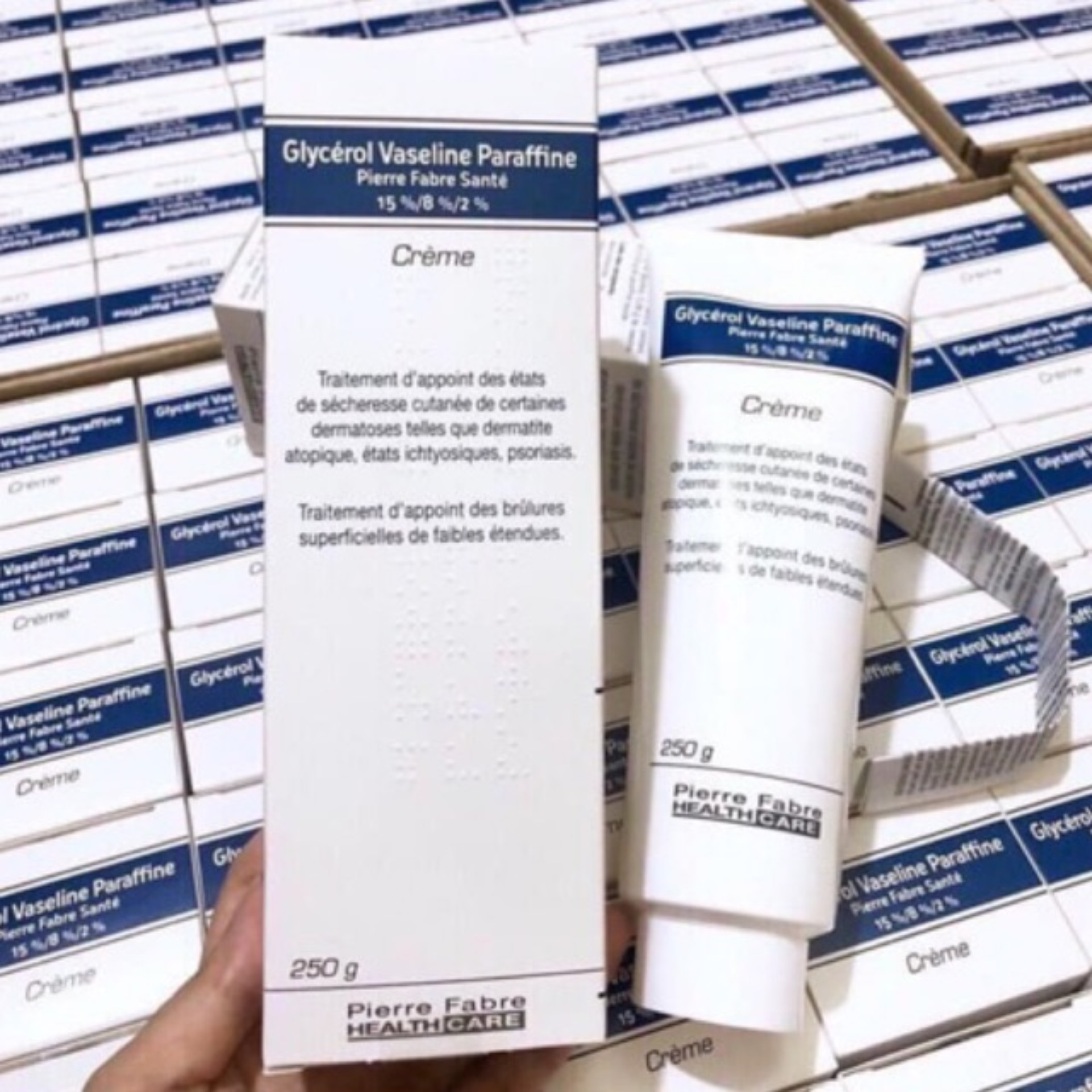 Kem nẻ, chàm cho trẻ từ sơ sinh Dexeryl Pháp 250g