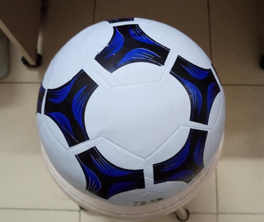 [HCM]Quả bóng cao su  size số 5 tặng túi lưới và kim bơm bóng