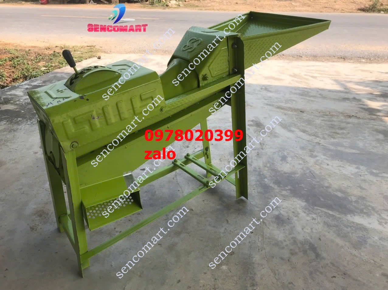 Khung máy tẻ ngô mini , giúp tách 99% hạt khỏi lõi.