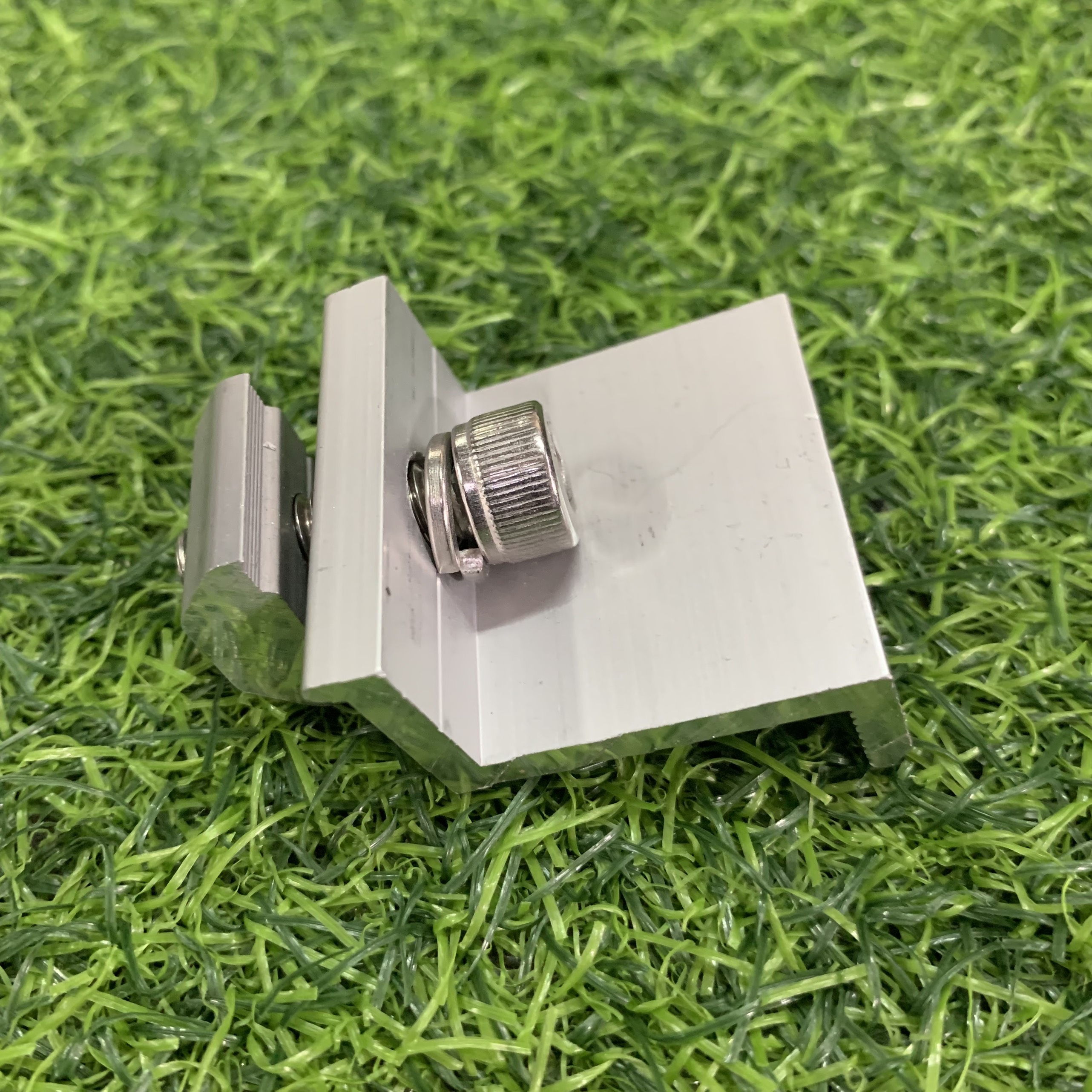 Kẹp biên, rìa, cuối cố định pin năng lượng mặt trời