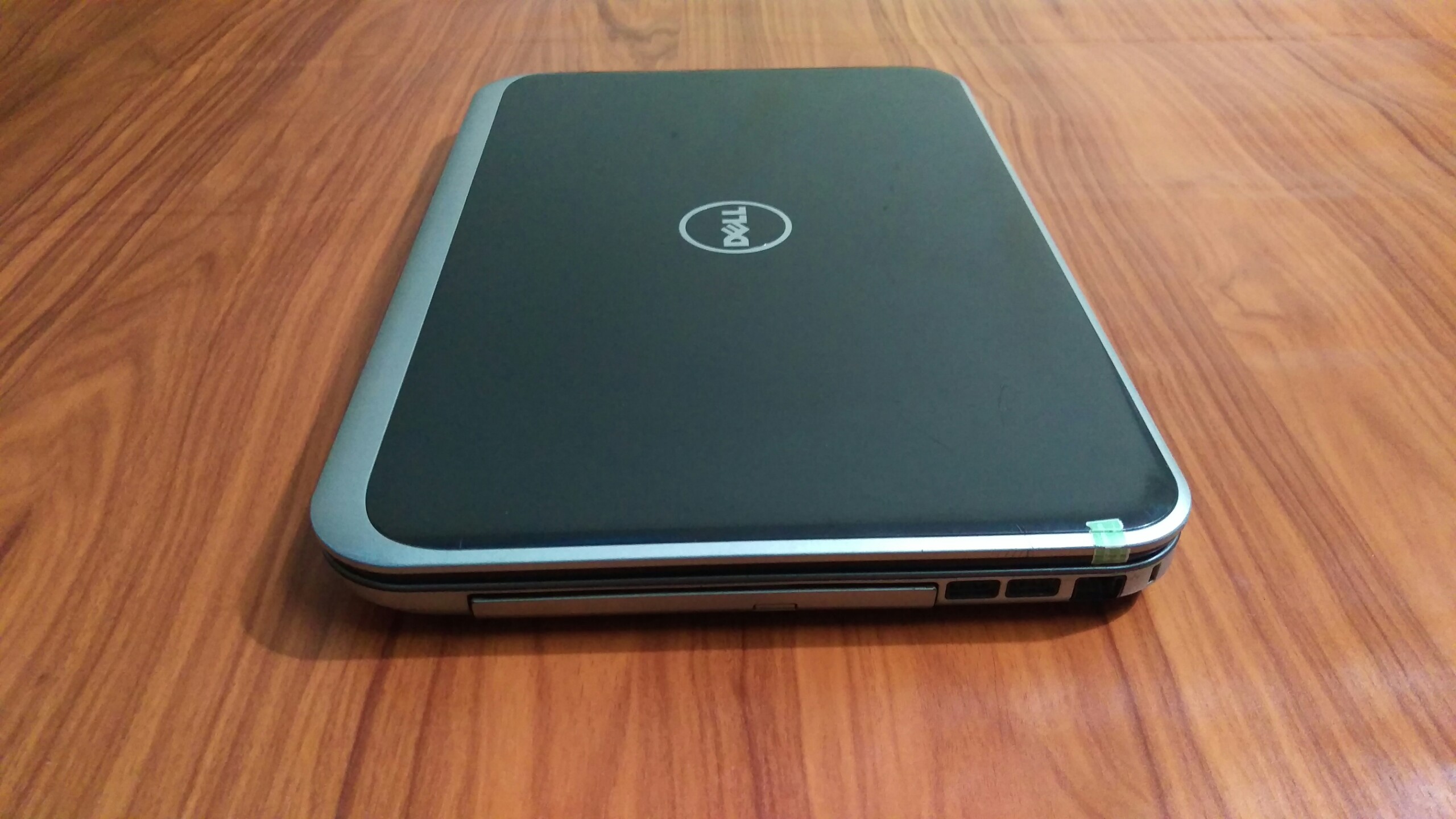 Laptop Dell Chíp i5 - 2.5Ghz, Ram 4G , Ổ HDD 500G, 15.6 inch HD, Card rời AMD, cấu hình cao, tốc độ nhanh mượt, dùng làm việc, học tập, giải trí, chơi game, tặng kèm chuột không dây