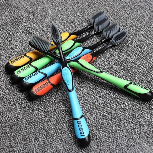 5  BÀN CHẢI ĐÁNH RĂNG LÀM TỪ THAN HOẠT TÍNH HÀN QUỐC 921  -5 chiếc Bàn Chải than hoạt tính Bossi Hàn Quốc 921