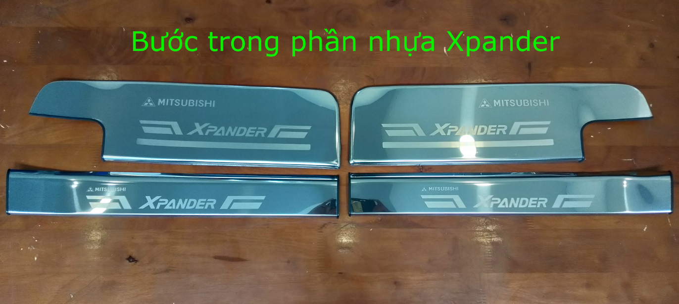 Ốp inox chống trầy bước chân trong mitsubishi xpander