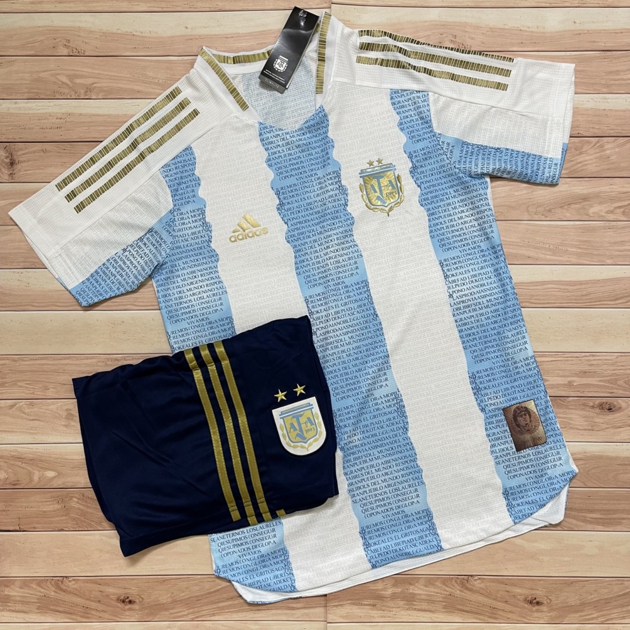 Bộ Áo Quần bóng đá Đội Tuyển Argentina-Mẫu Kỷ Niệm-Vải Gai Thái Cao Cấp