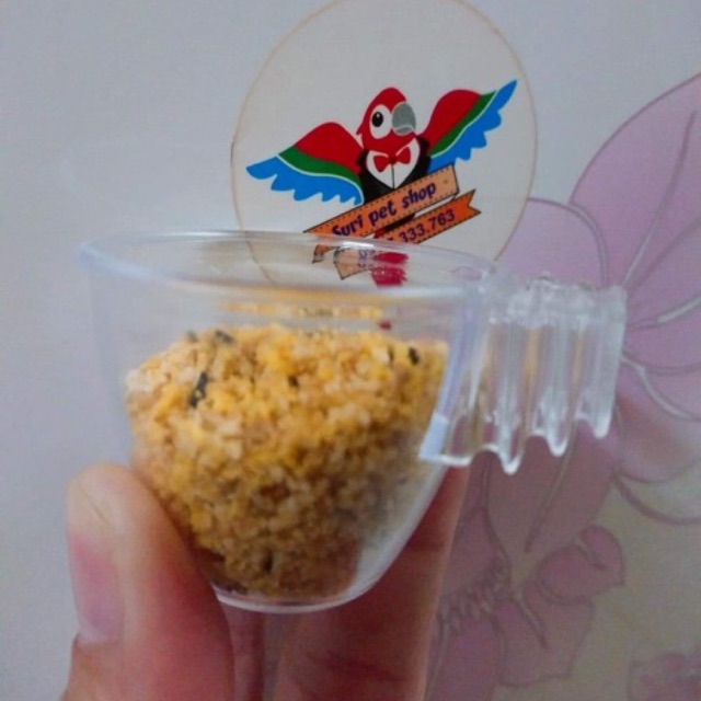 [HCM]Cóng đựng cám trứng và khoáng cho chim