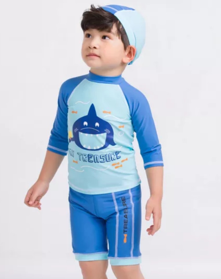 Đồ bơi bé trai rời tay lửng kèm nón
