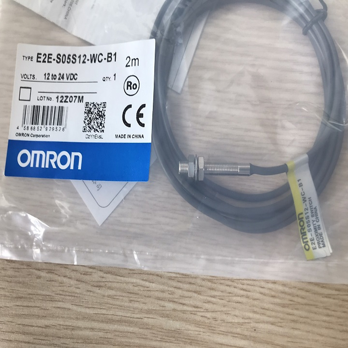 cảm biến tiệm cận omron E2E-S05S12-WC-B1 2M
