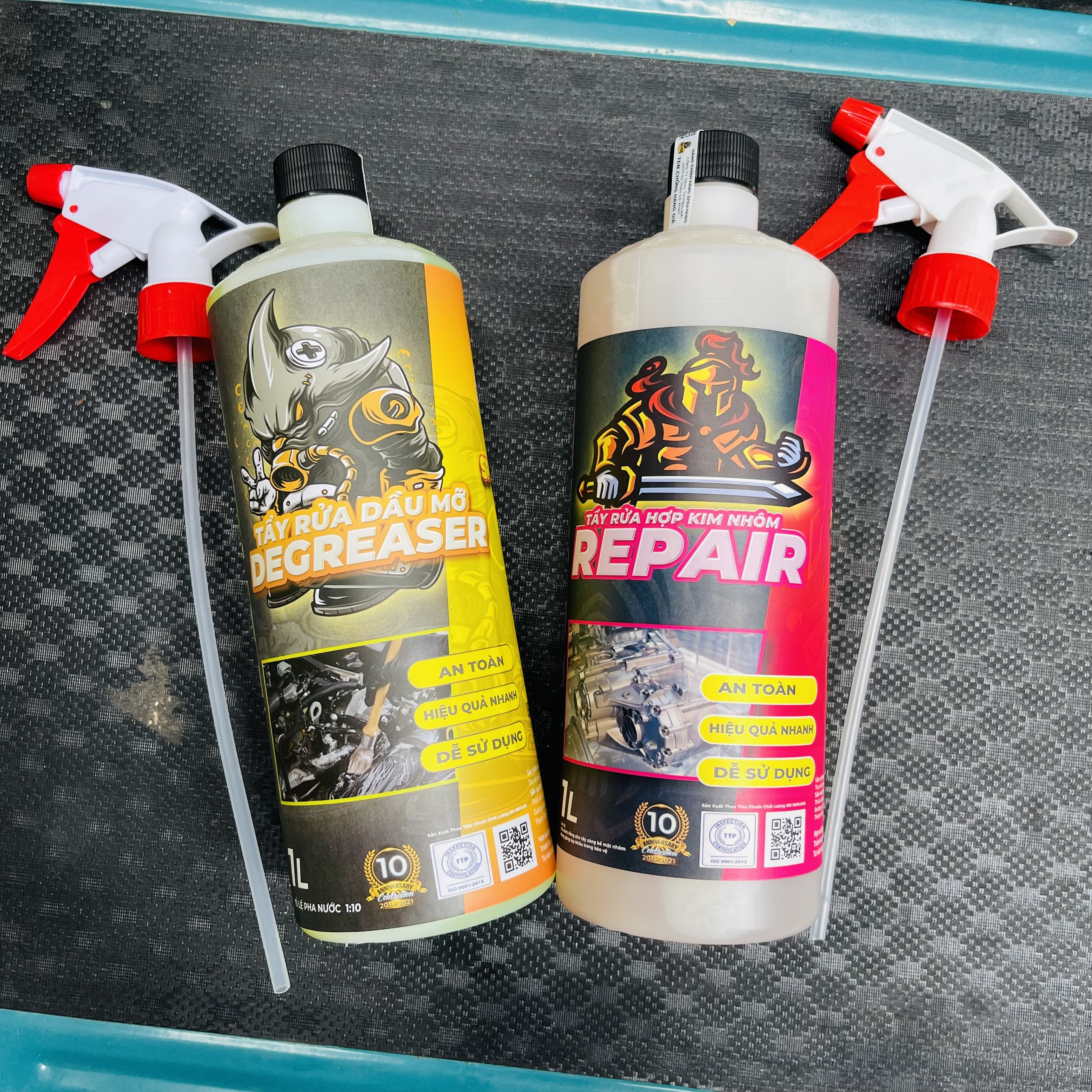 Combo 2 Chai Tẩy Rửa Dầu Nhớt SPRAYKING DEGREASER 1L + Tẩy Rửa Hợp Kim Nhôm Kim Loại SPRAYKING REPAIR 1L