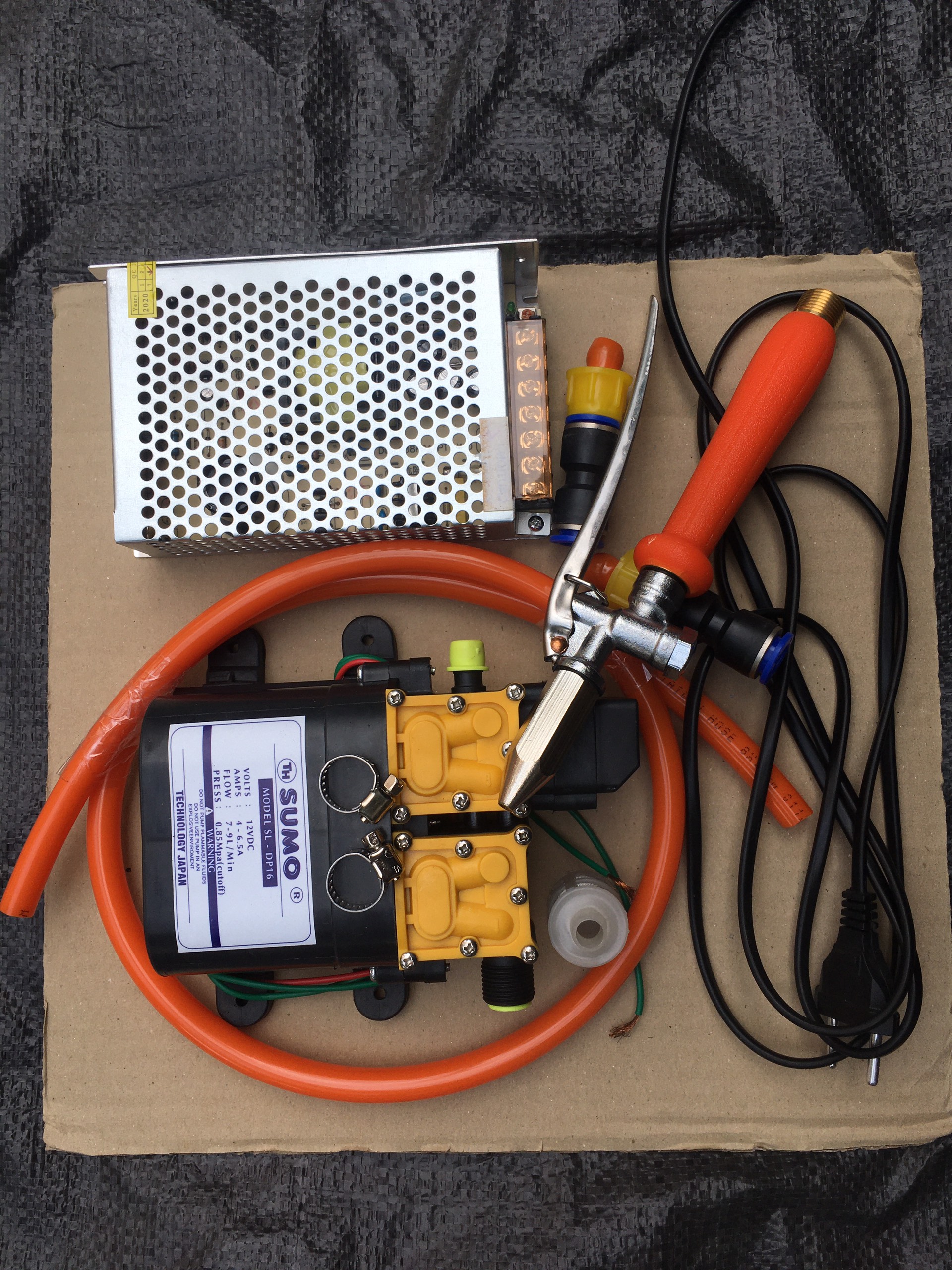 MÁY RỬA XE BƠM ĐÔI CỰC MẠNH SUMO KÈM NGUỒN TỔ ONG 12V-10A 5M dây chịu lực Vệ Sinh Máy lạnh Cực tiện Lợi