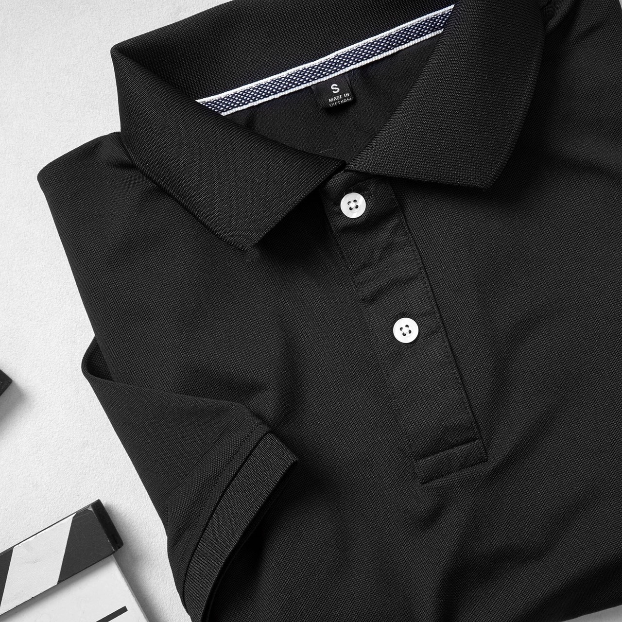 Áo thun cá sấu trơn PoLy - chất liệu thun cá sấu cao cấp, mềm mịn và tạo cảm giác thoải mái khi mặc. - màu trằng, đen - đủ size