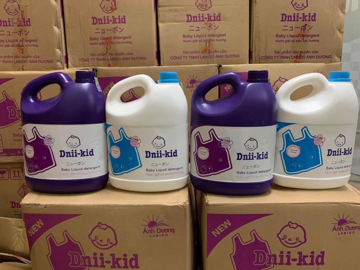 Nước giặt xả quần áo siêu lưu hương dnii kid 3600ml