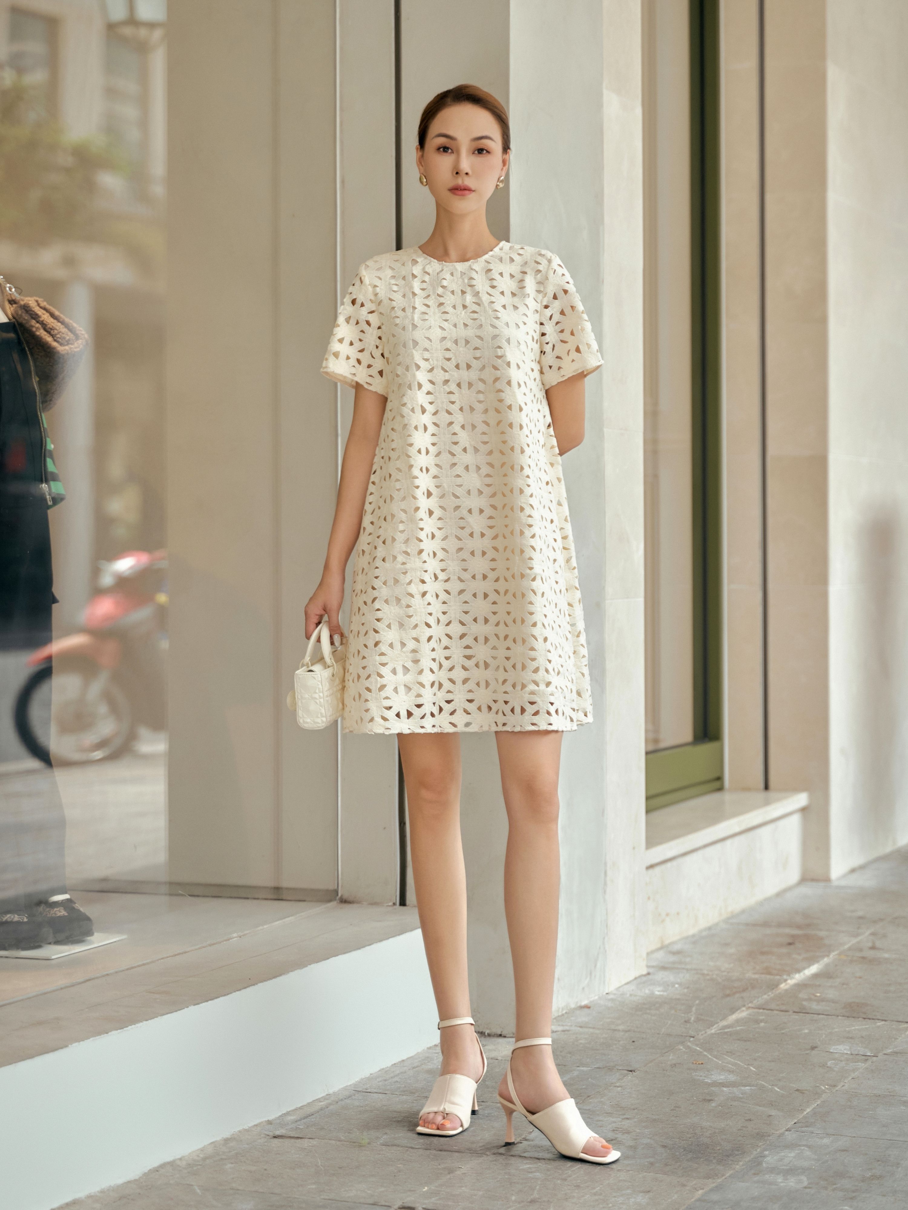 Đầm ren ngắn Mauve Parisian dress