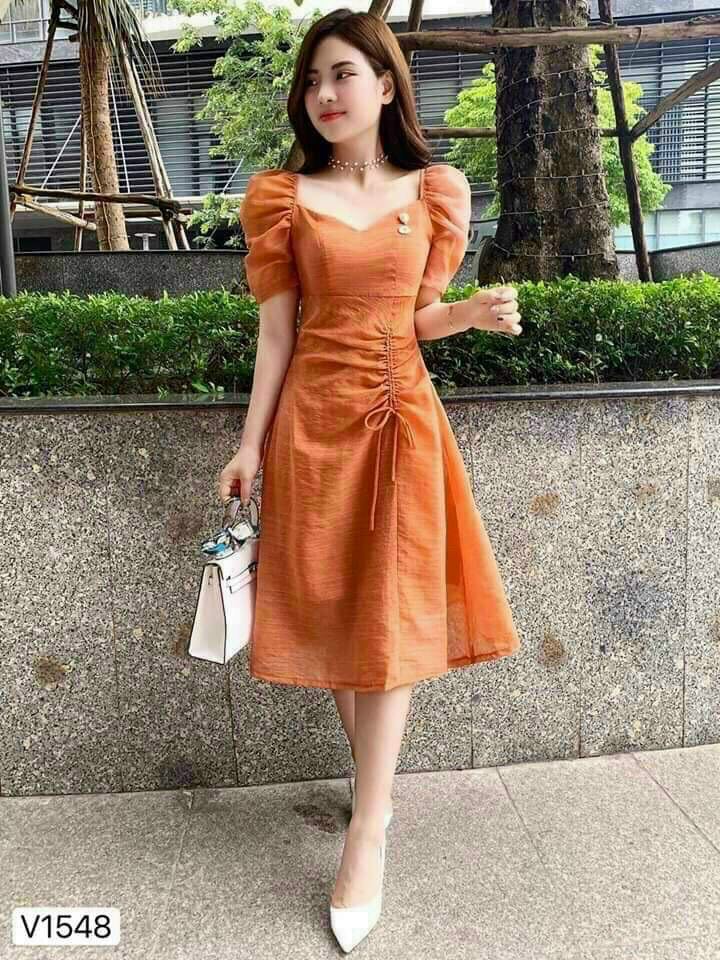 Đầm dáng xòe tay phồng rút dây phong cách dạo phố