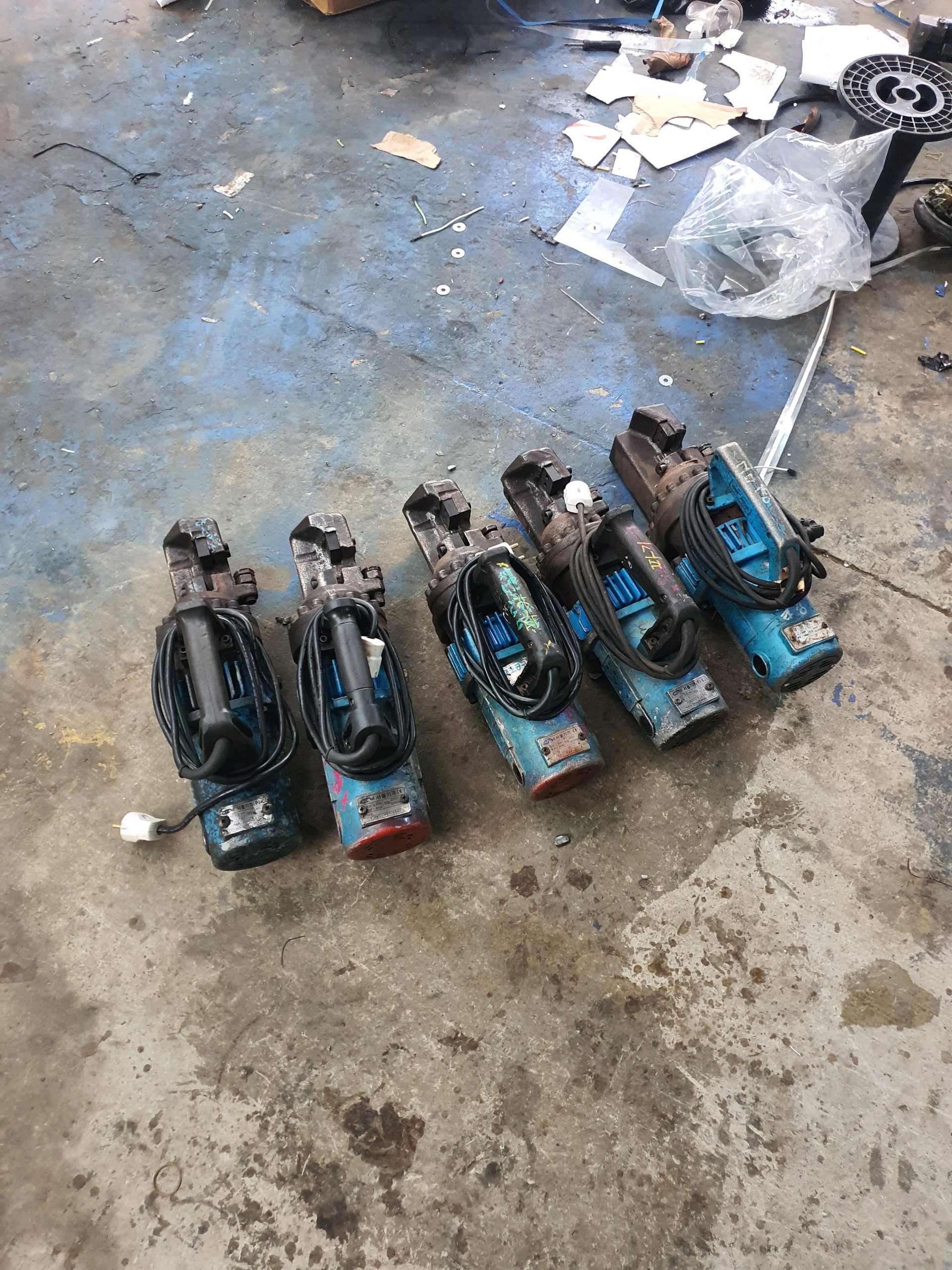 Máy cắt sắt thủy lực cầm tay phi 25 hàn quốc
