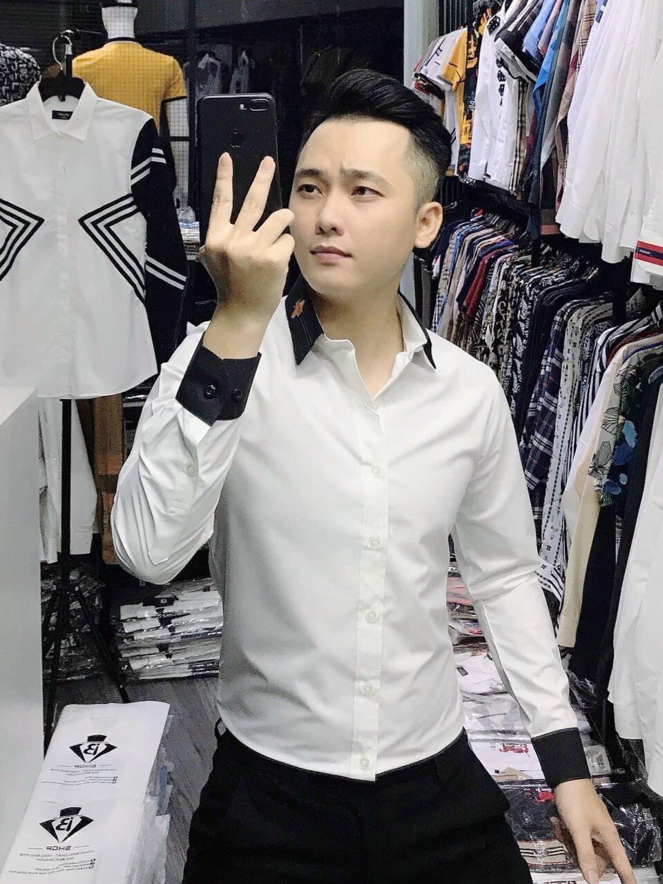 Áo sơ mi nam mẫu mới đủ size ,chất lụa thoáng mát không nhăn nhàu, lịch sự và sang trọng xmtt