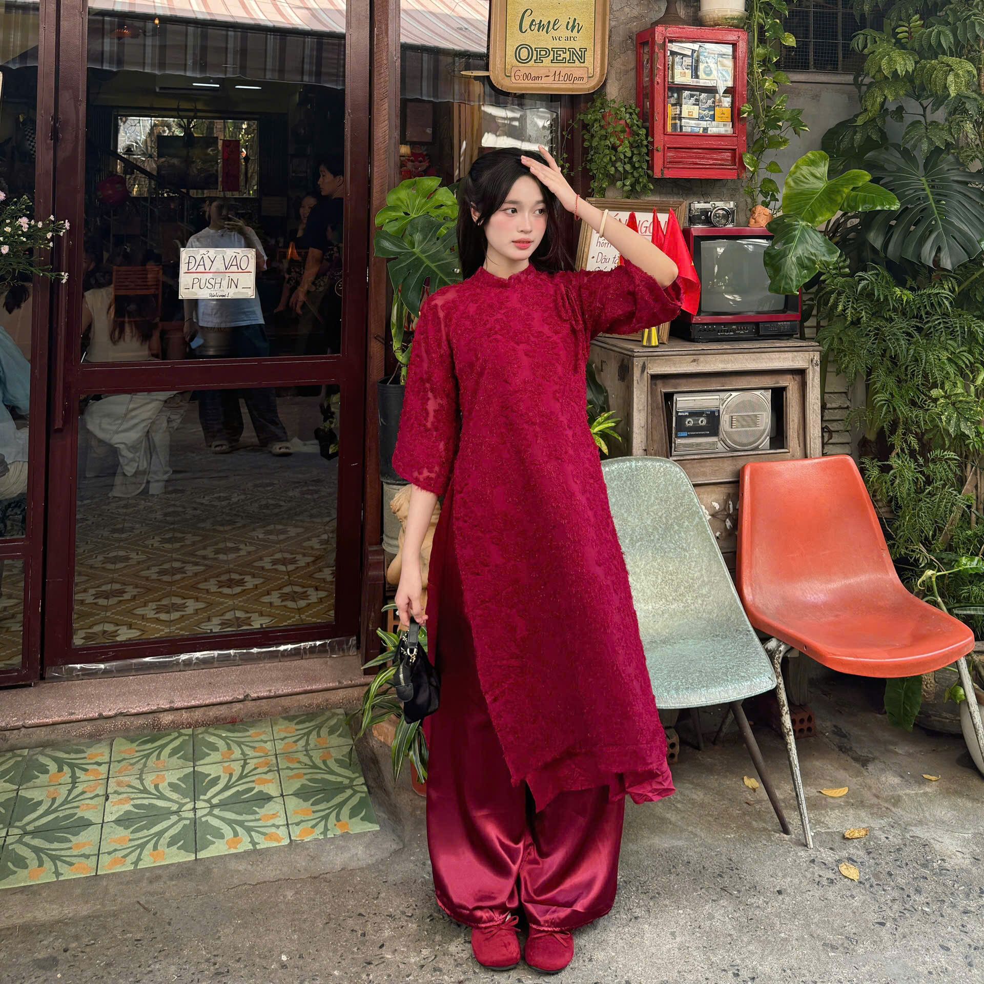  {HÀNG CÓ SẴN} Áo dài lông vũ YẾN PHƯỢNG phối buộc nơ cách điệu kèm quần phi bóng HAVANA AD89 