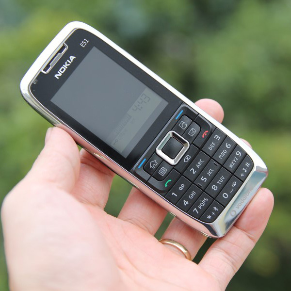 Điện thoại nokia e51 chính hãng – bảo hành 12 tháng