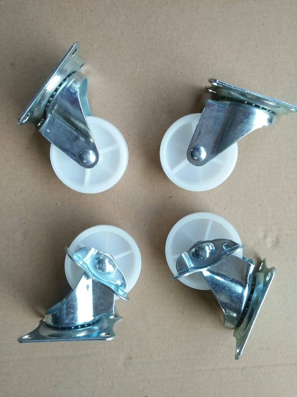 Bộ 4 bánh xe đẩy hàng xoay 360 độ, có khóa trượt loại 6cm nhóm màu trắng