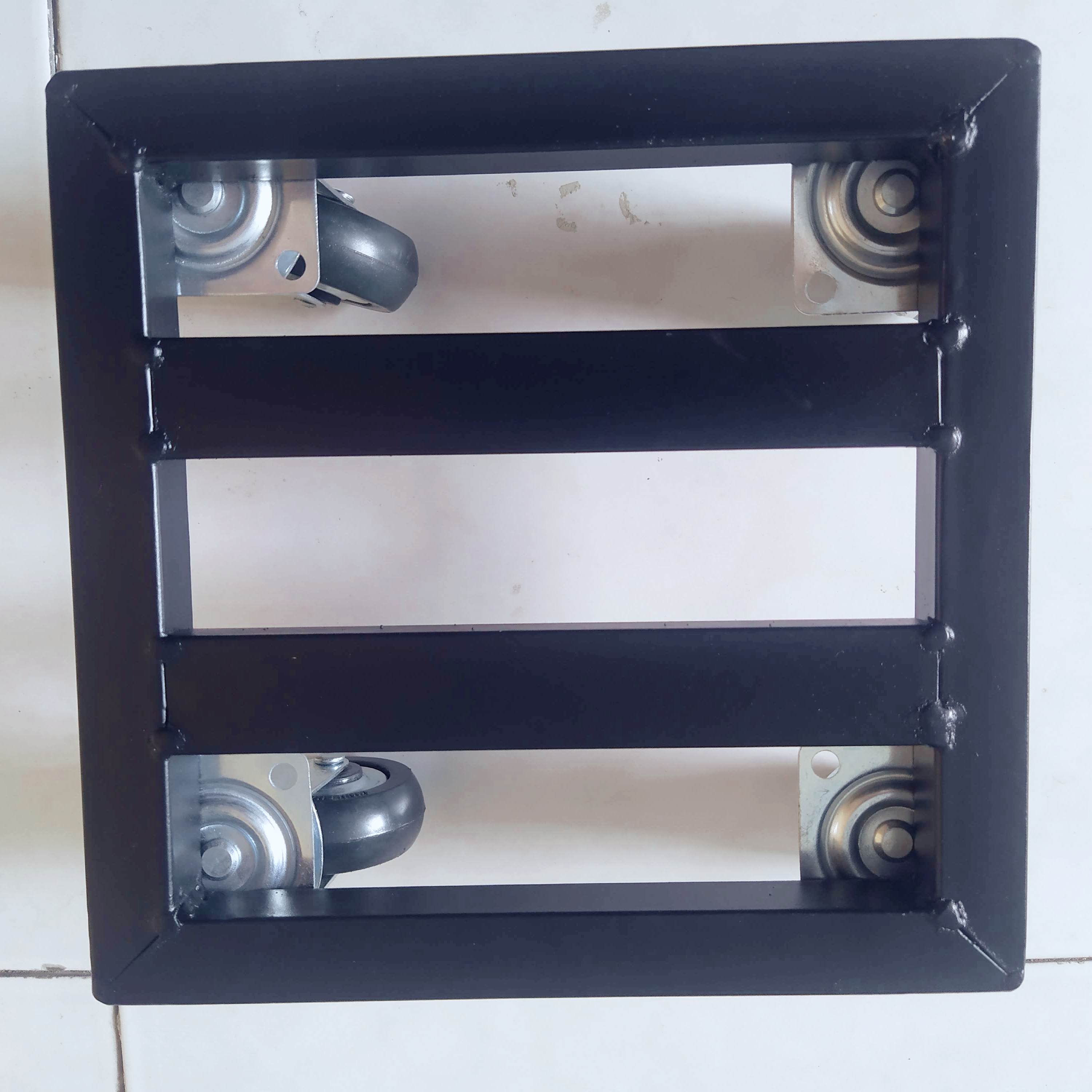 Đế Lót Chậu Trồng Cây Đa Năng (Kích Thước 20X20)