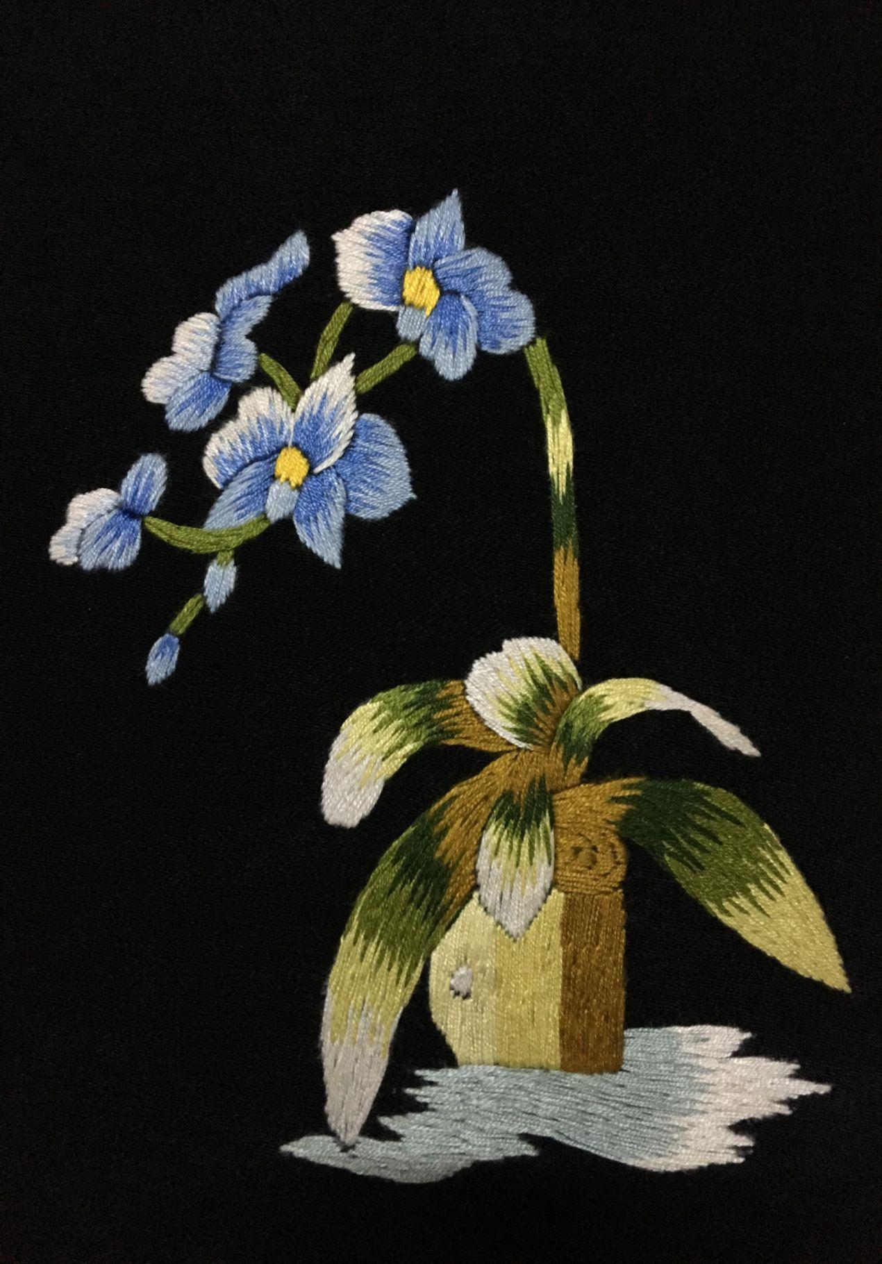 Tranh thêu tay hoa lan hoàn thiện giá rẻ 20 x 25cm HOA001