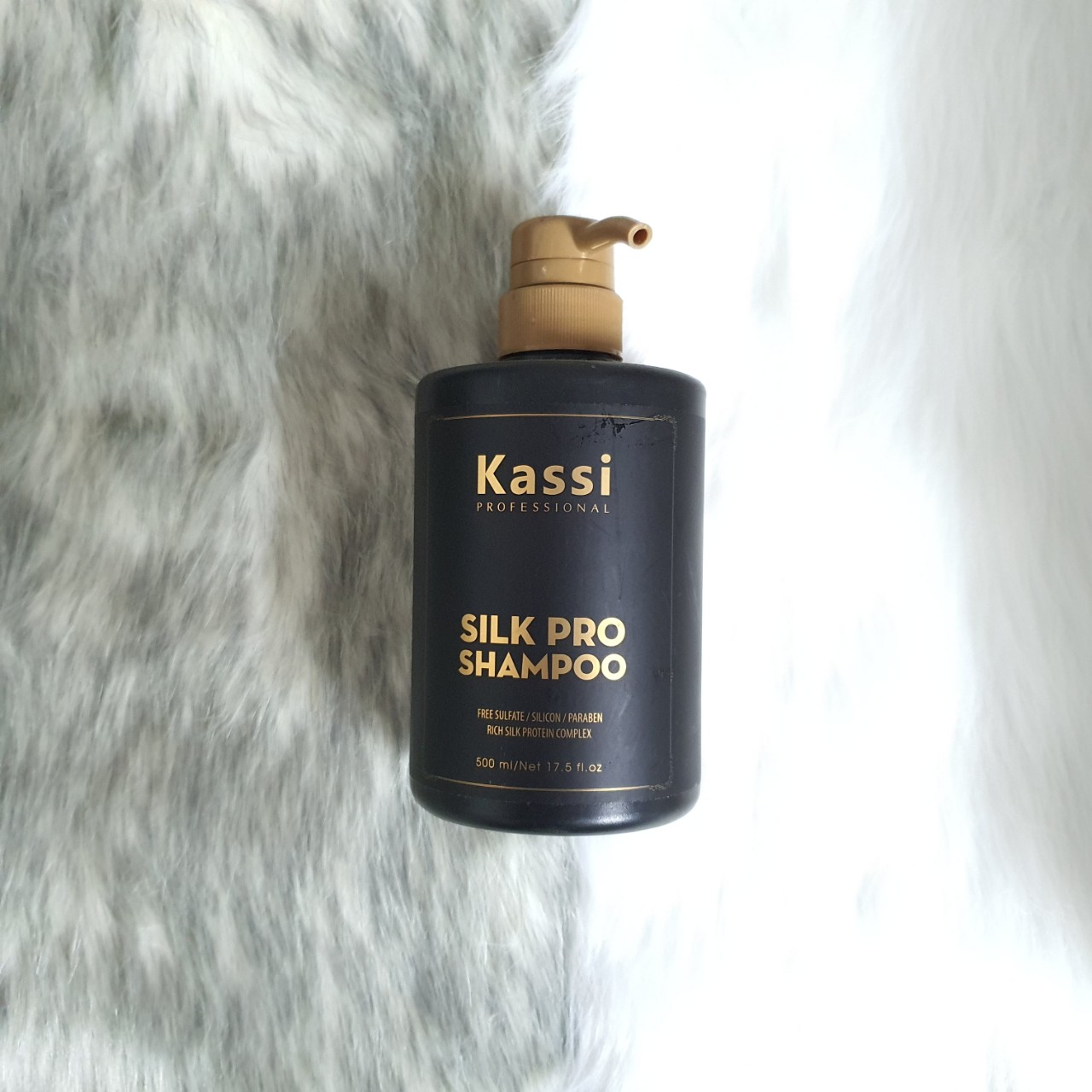 Nhuộm tóc Kassi giúp bạn sở hữu mái tóc thay đổi màu sắc nhanh chóng và an toàn. Sản phẩm được chiết xuất từ thiên nhiên, không chứa amoniac và PPD, đảm bảo an toàn cho tóc và da đầu. Xem ngay hình ảnh liên quan tại đây!