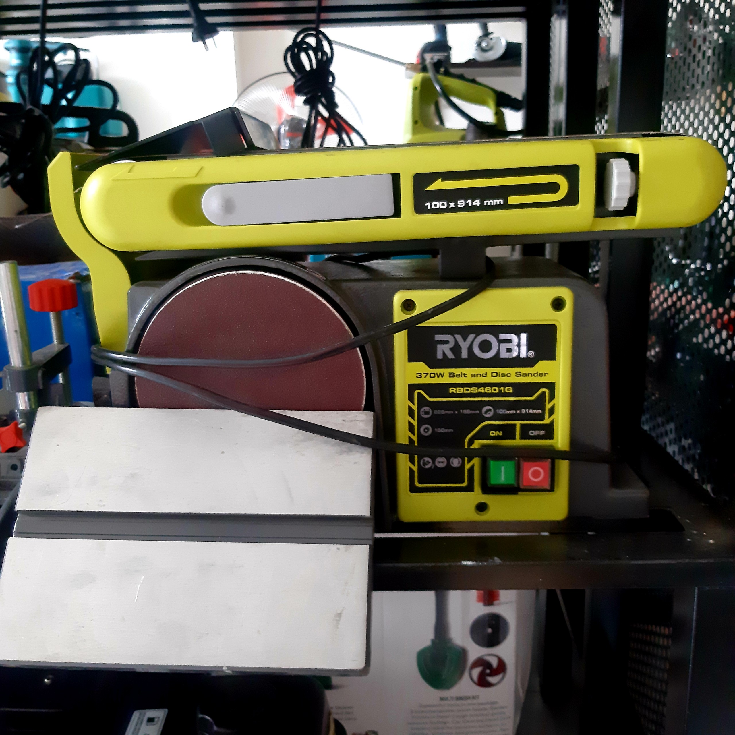 Máy chà nhám chi tiết Ryobi 370W