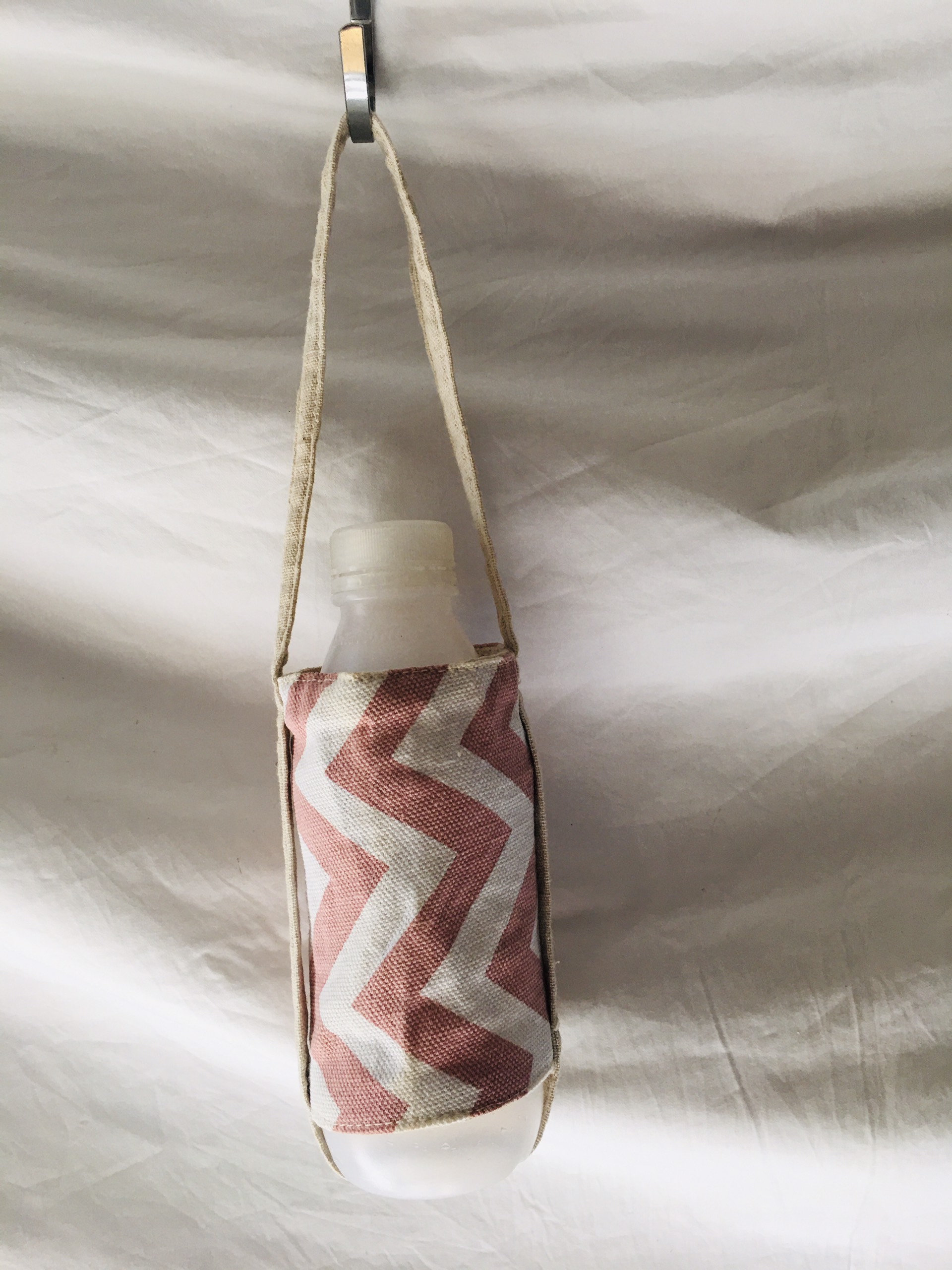 Túi Bọc Chai Nước Bằng Vải Tiện Lợi 2 Lớp Dày Dặn Họa Tiết Đặc Sắc Có Quai Xách