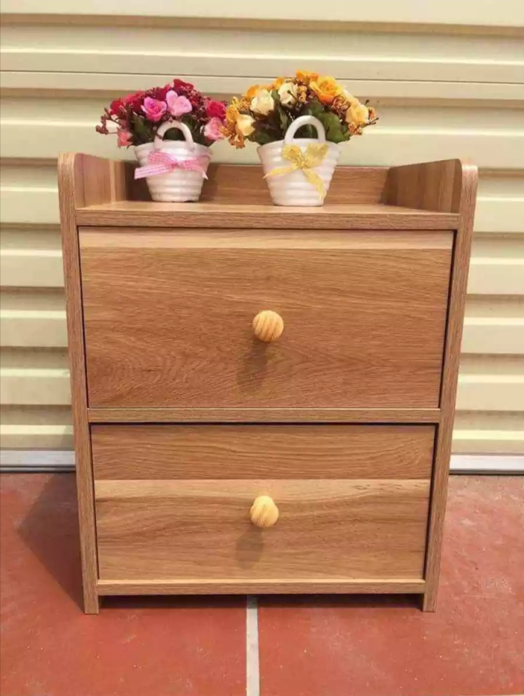 Tủ đầu giường, kệ đầu giường, chất liệu gỗ MDF cao cấp. Kích thước 40 x 26 x 32,5cm. Sang trọng, bền đẹp