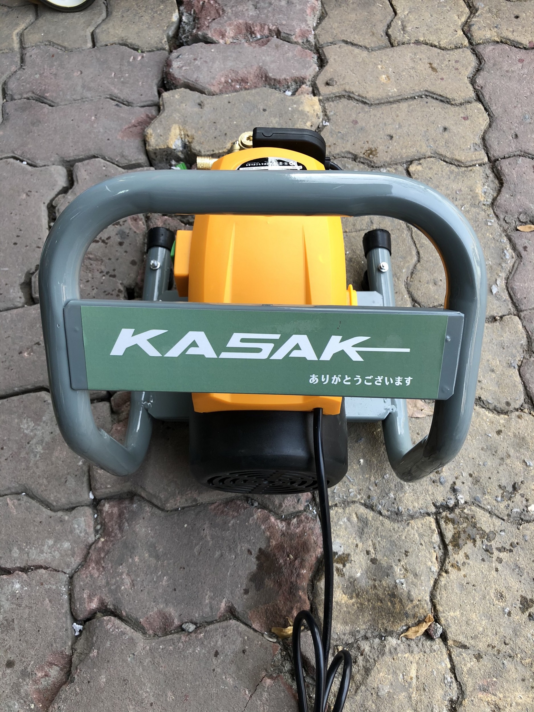 Máy rửa xe kasakl 2000w mô tơ từ lõi đồng 100%