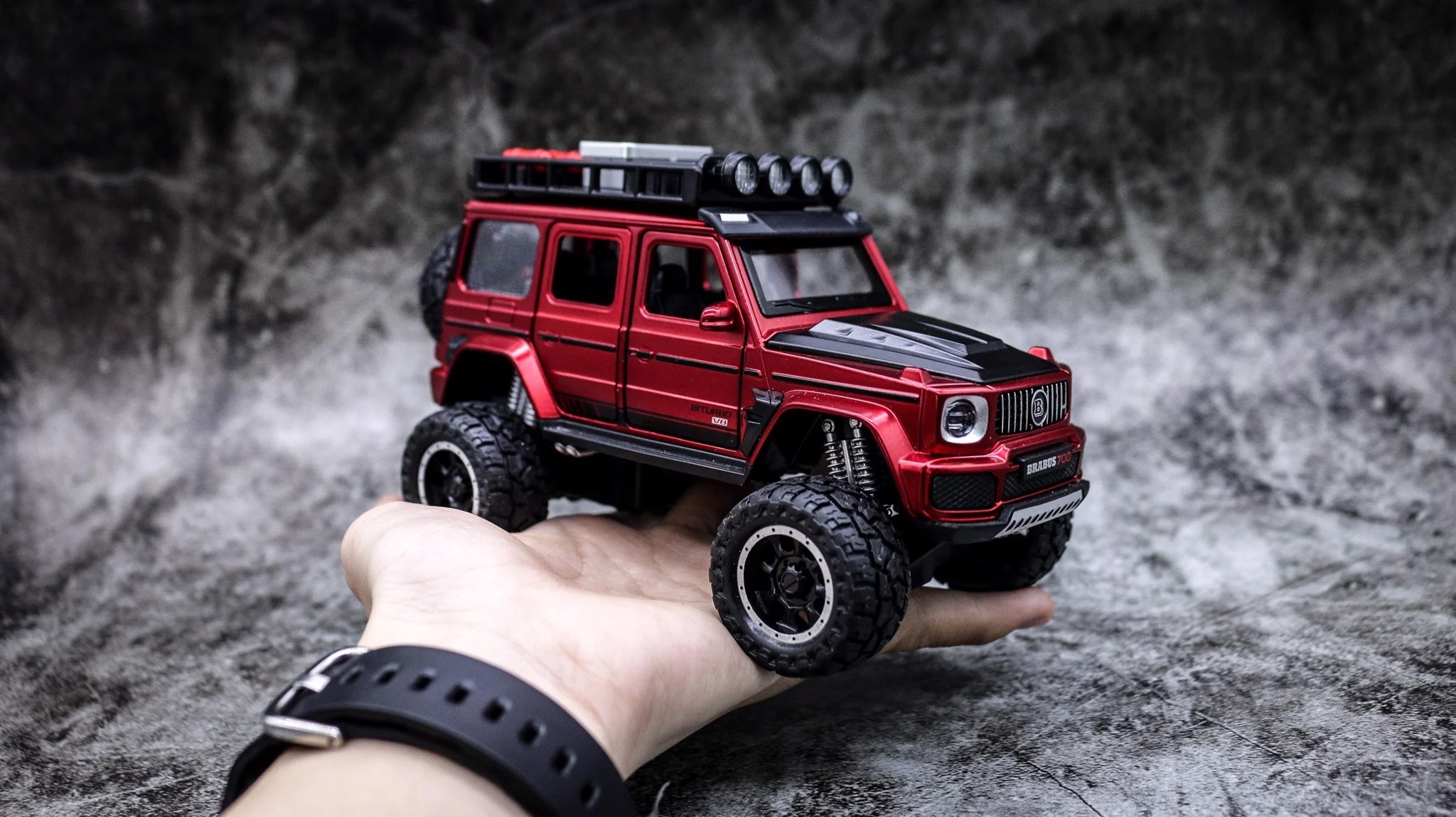 Mô hình xe mercedes offroad g700 red 1:32 double horses 7125