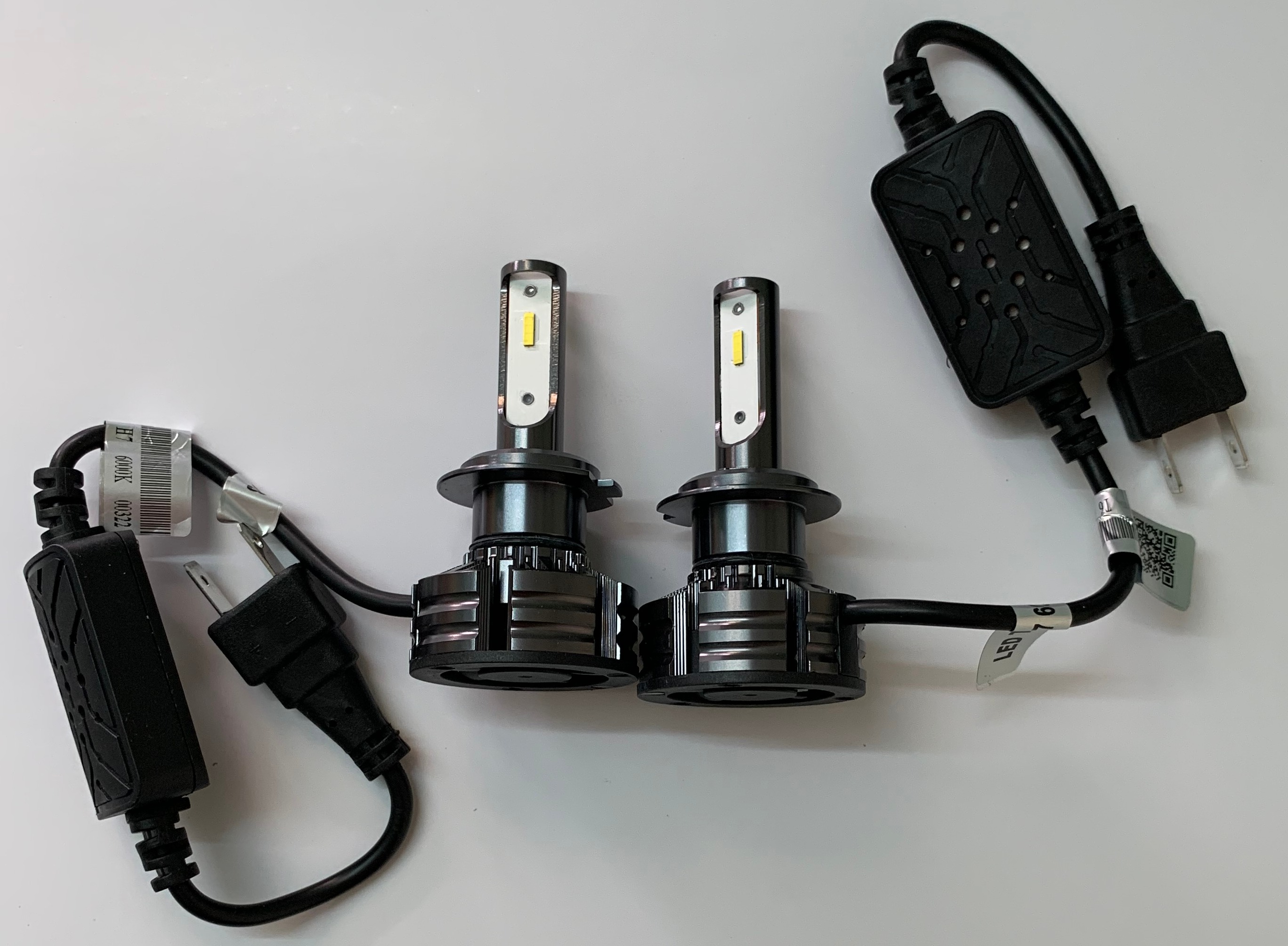 [HCM]Đen led 380 chân H7