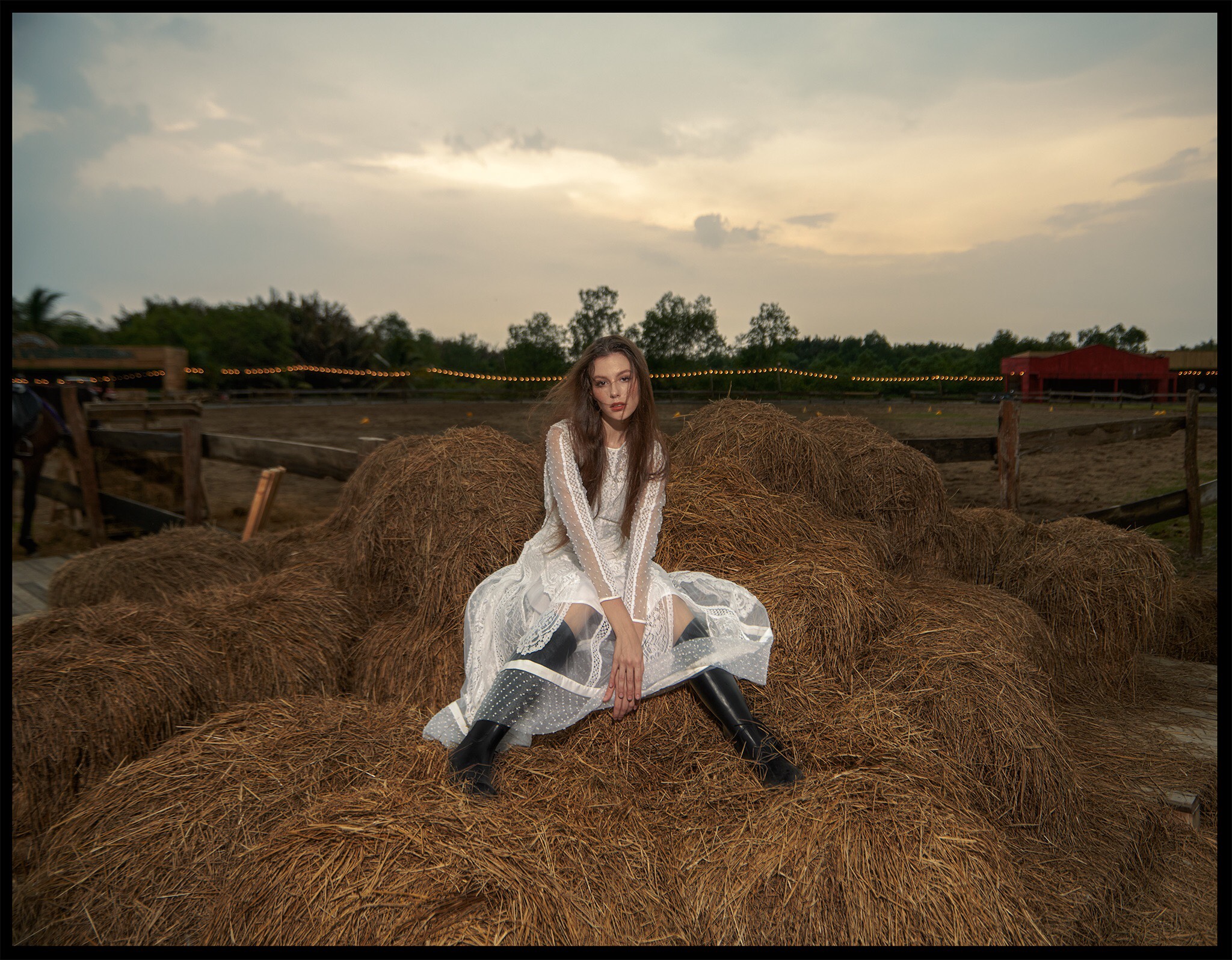 Váy ren dự tiệc dáng xoè The Country Philosophy Long Dress vải ren thêu hoa