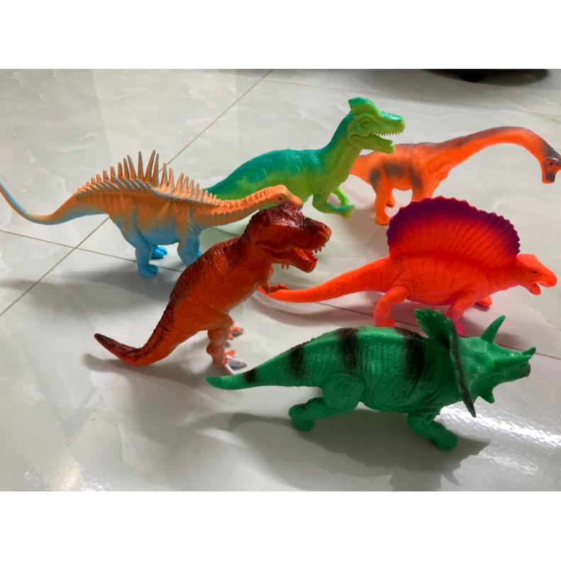 đồ chơi khủng long 6 con bằng nhựa dẻo cỡ to nhiều mầu sắc đẹp mắt và an