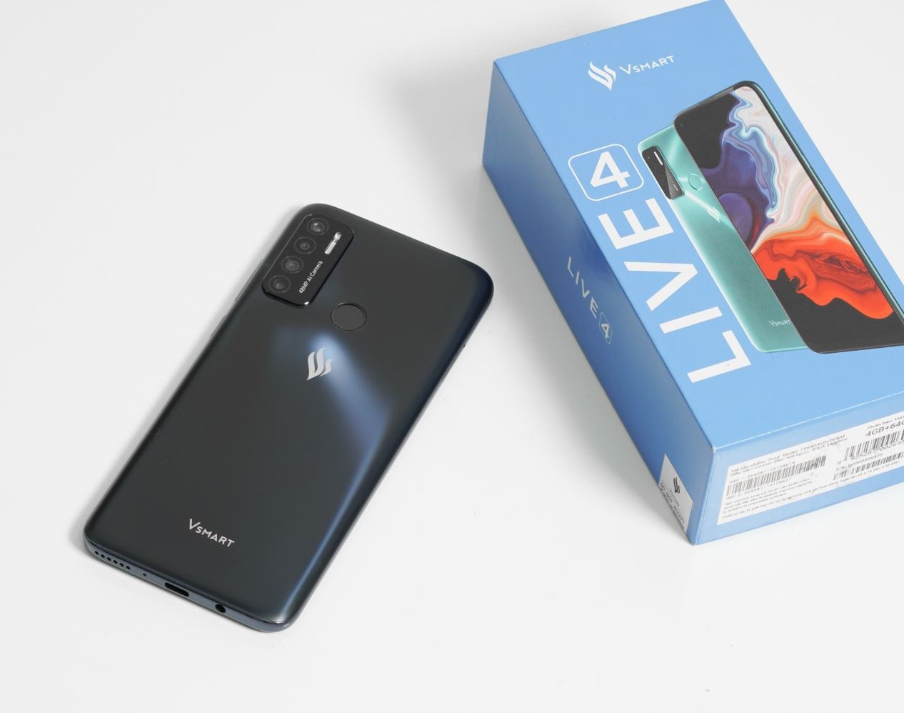 Điện thoại vsmart live 4 hàng 99%