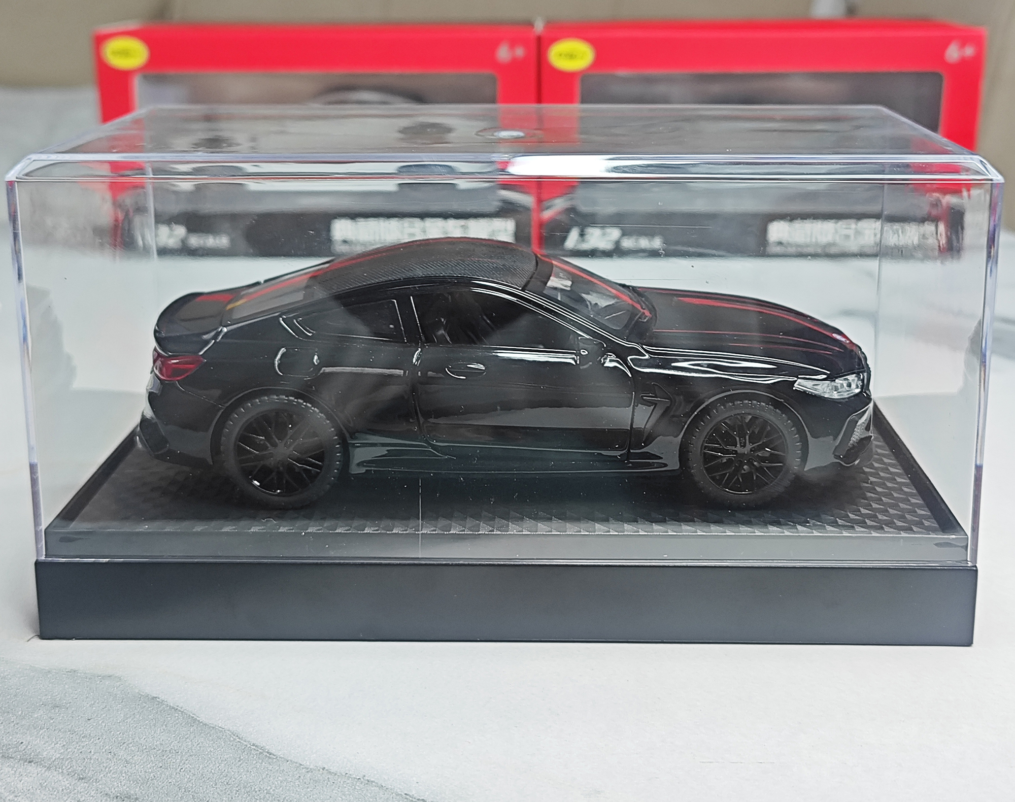 Mô hình xe ô tô bmw m8 tỉ lệ 1:32 hãng urban có 3 màu full đế hộp mica
