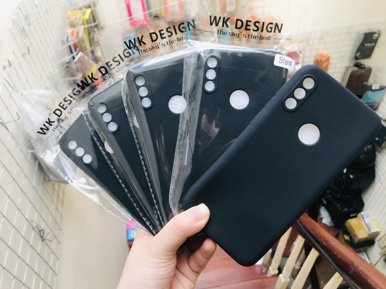 Ốp dẻo đen loại chống bẩn cho Vsmart Star 3 / Star 4 / Live / Live 4 / Active 3 / Joy 4 / Bee 3 / Joy 3 / Star 5