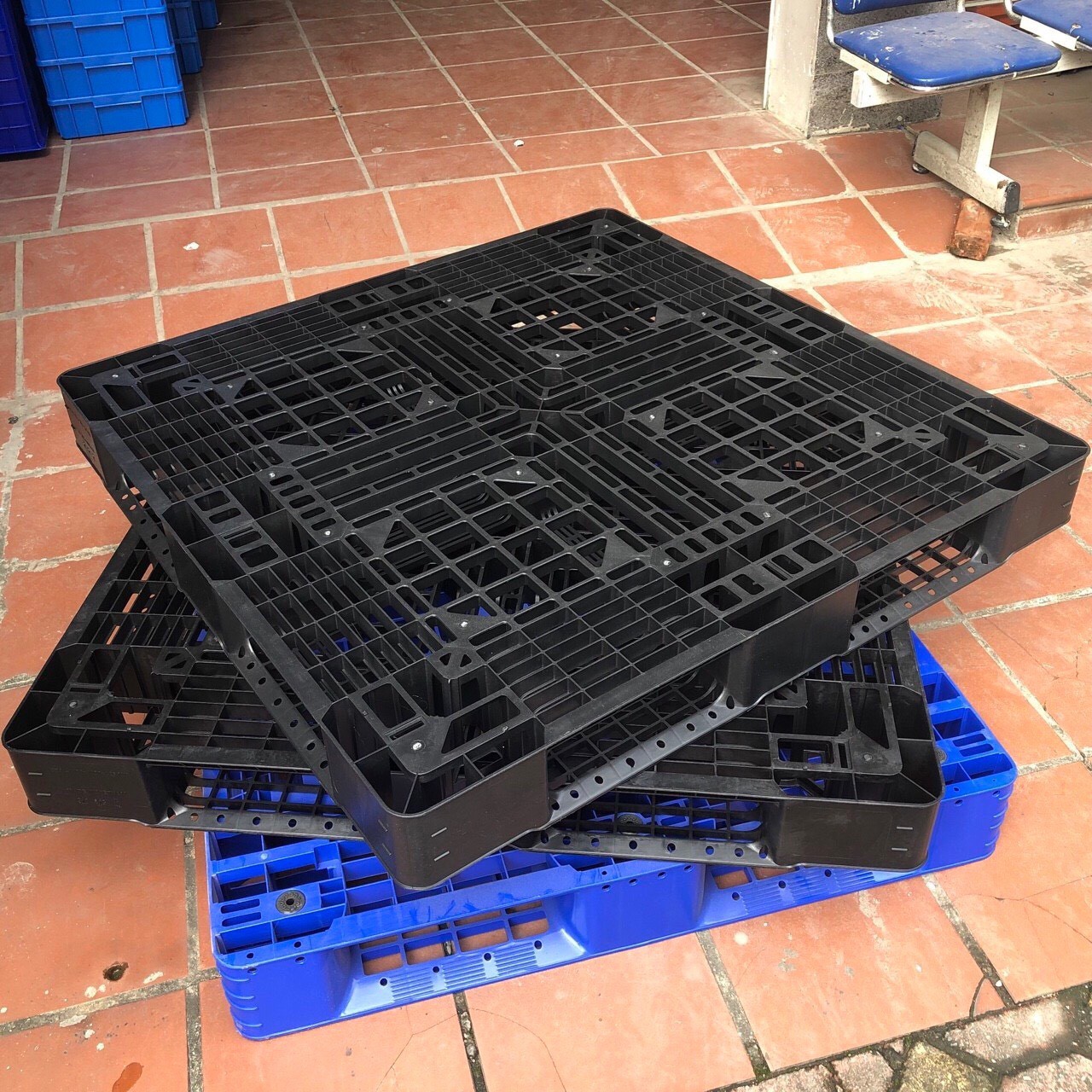 Pallet Nhựa - 1300x1100x120mm -  90% - Chất lượng cao