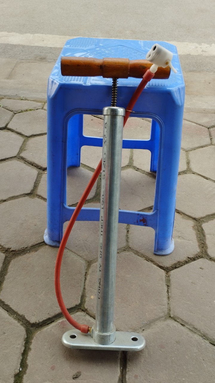 Bơm sắt quốc phòng, bơm xe đạp, xe máy hàng chuẩn xịn