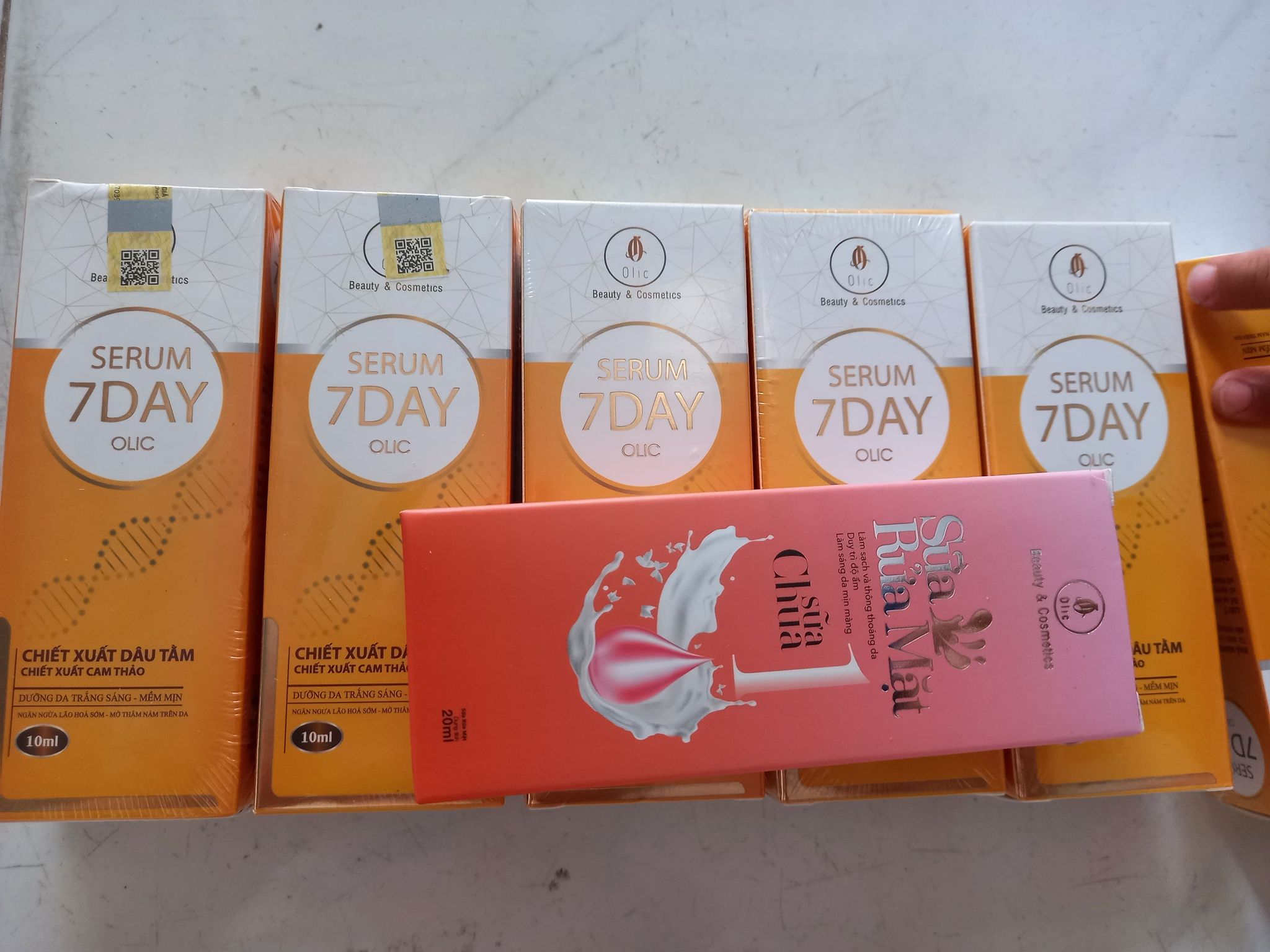 *tặng sữa rửa mặt khi COMBO BÁN SỈ 5 LỌ SERUM HUYẾT THANH TRUYỀN TRẮNG CẤP TỐC OLIC 7DAY