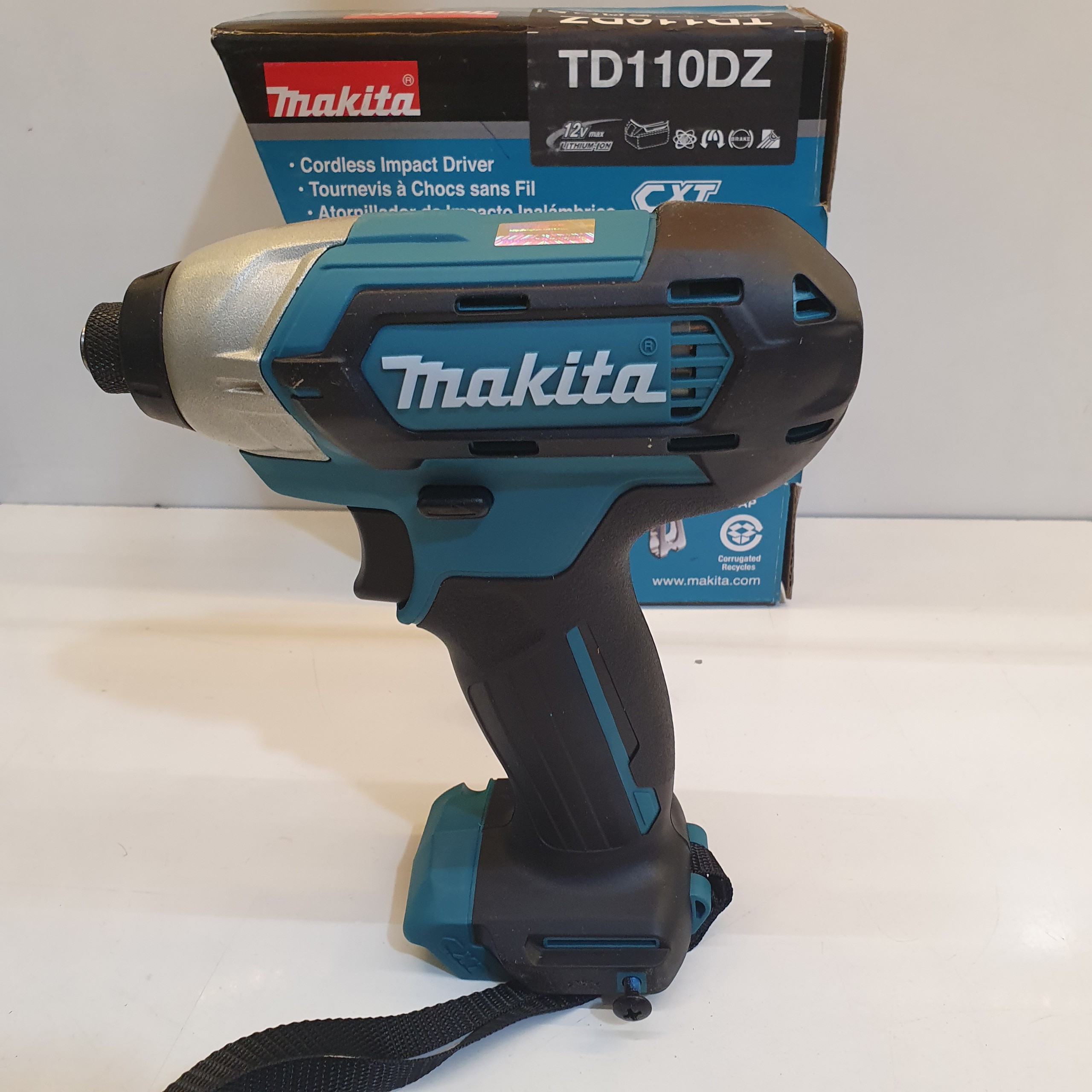 Máy bắt vít dùng pin makita td110dz