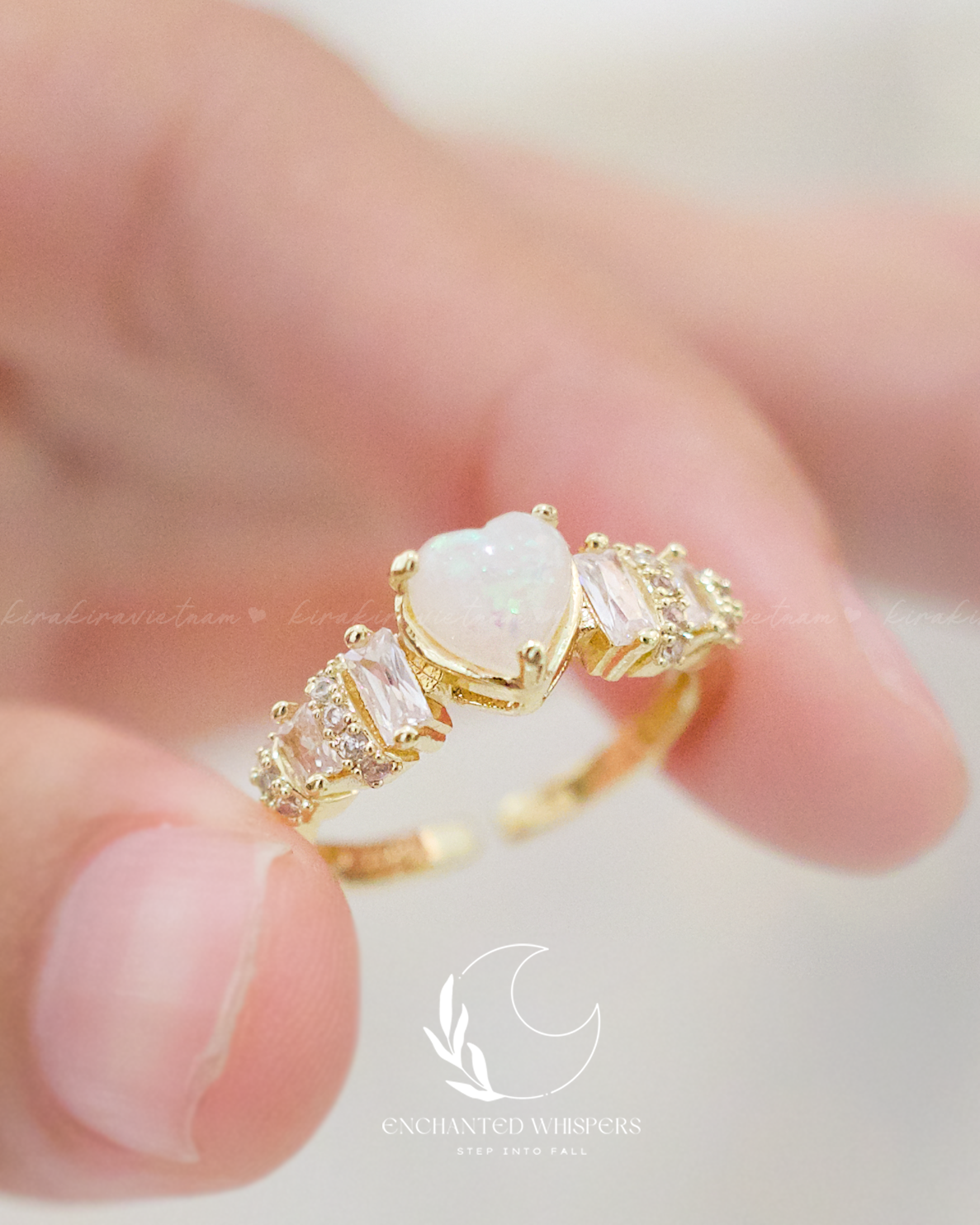 Nhẫn trái tim xà cừ kim tuyến lấp lánh hạt pha lê Blinkie Heart