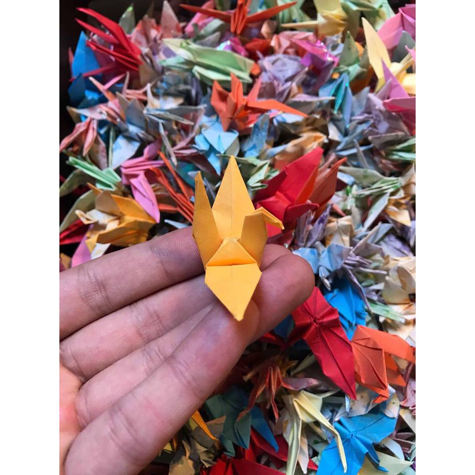 50 hạc giấy xếp sẵn size 53x53mm. Bảo đảm xếp đẹp ko bung hở. Làm quà tặng rất ý nghĩa