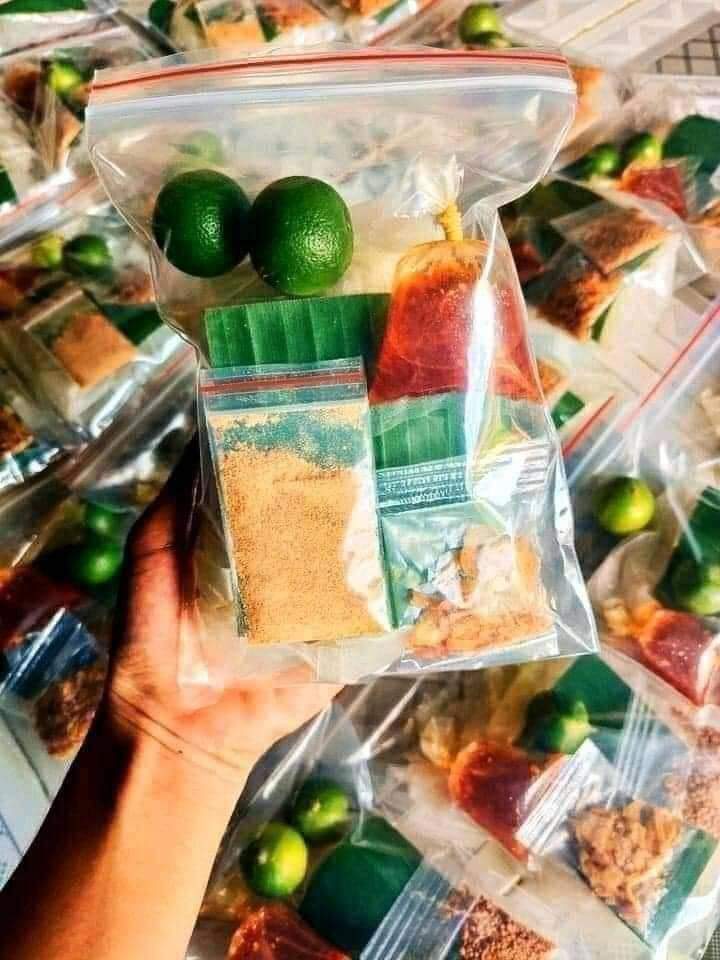 Bánh tráng dẻo phơi sương mix hành phi muối nhuyễn satế tắc
