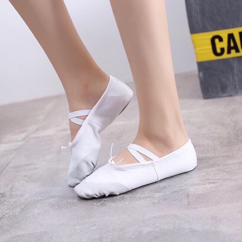 Giày múa bale cho trẻ em và người lớn