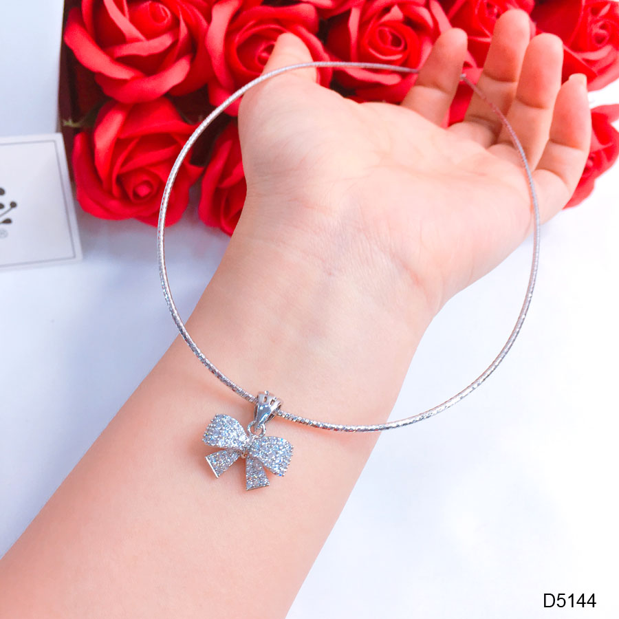 Kiềng dẻo bạc nữ, vòng cổ mặt nơ đính đá cao cấp Orin D5144 - Long Tien