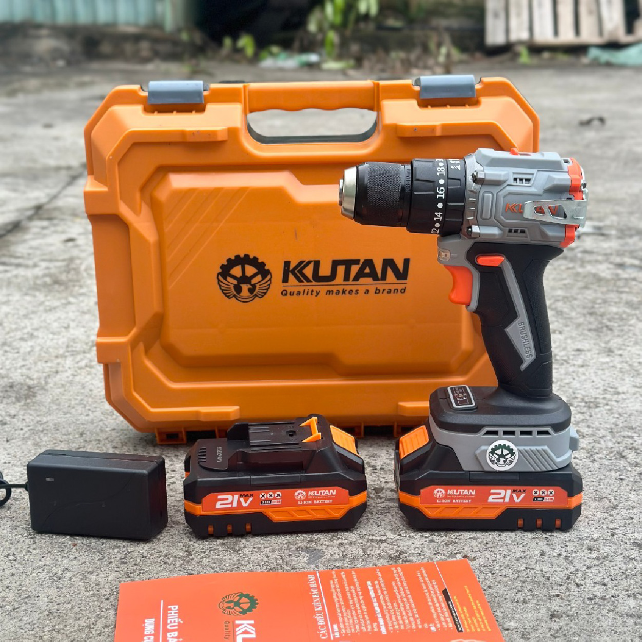 Máy Khoan Pin 5 Cell Kutan KP-136 3 Chức Năng Đầu Kẹp 10mm Auto lock Không Chổi Than Bảo Hành 6 Tháng