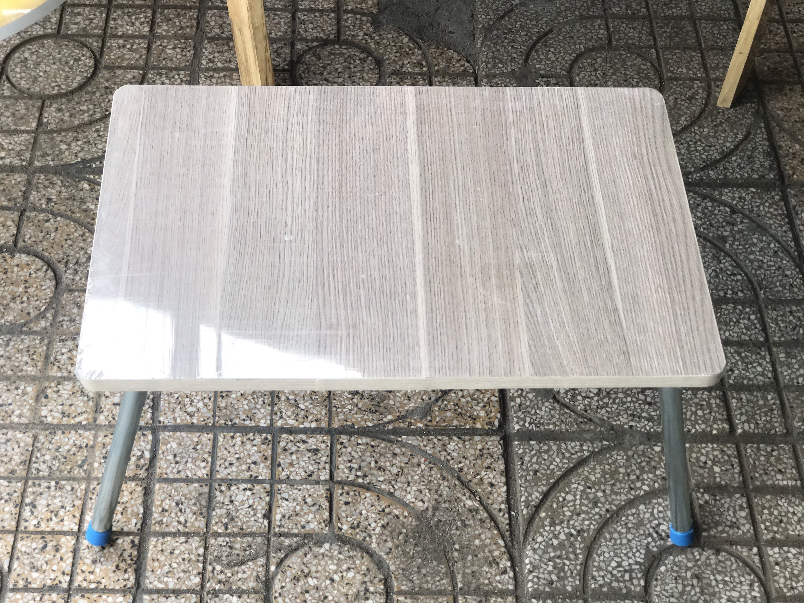 Bàn Gỗ Công Nghiệp MDF Chân Ống Xếp Gọn