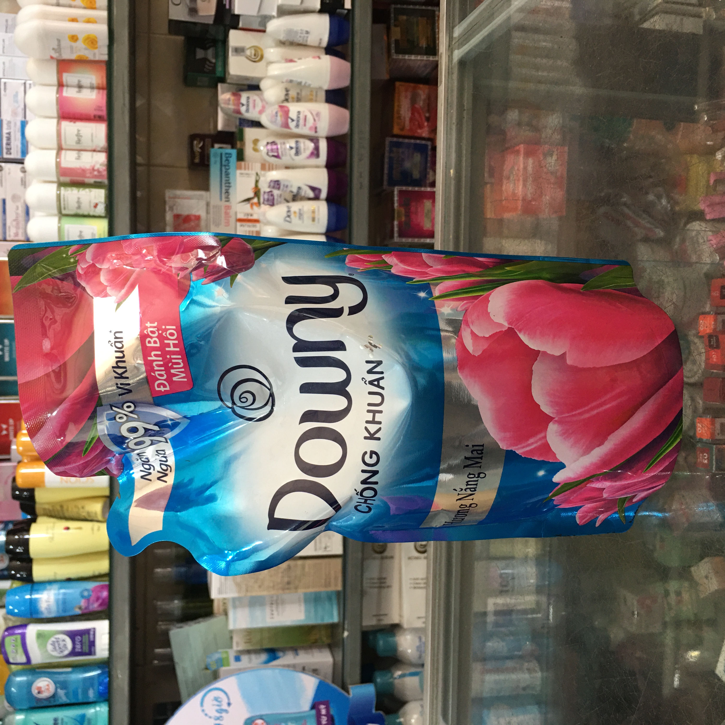 Nước xả vải Downy hương nắng mai túi 800ml