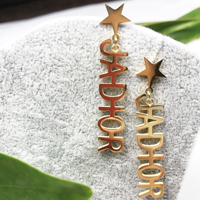 Bông tai nữ sang trọng titan không đen tt 2396