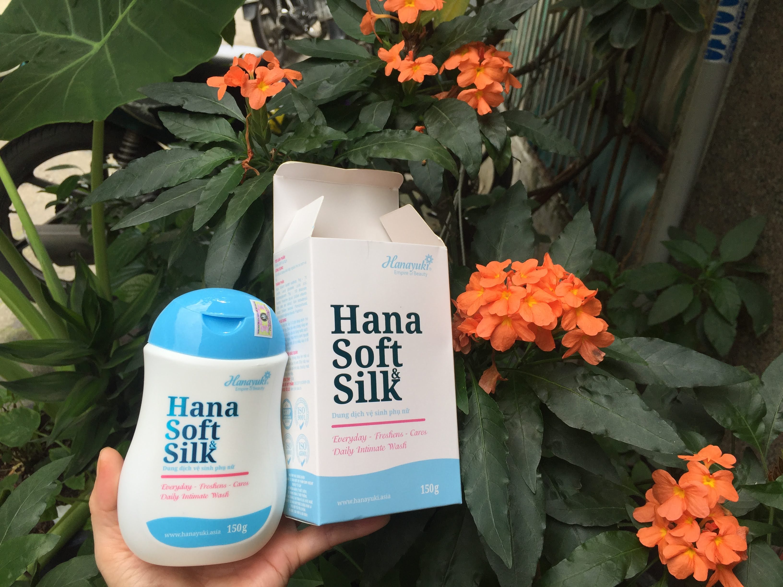 Dung dịch vệ sinh nam nữ Hanayuki xanh 150 gram